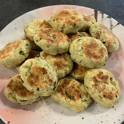 おからの量に合わせて他も増量しました。大葉や大根菜、ネギがなかったのでチンゲンサイと生姜を入れました。おいしかったです。途中で取り分けて子ども用にも作りました。